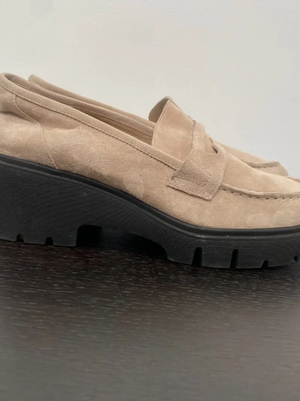 Silent D silent suede